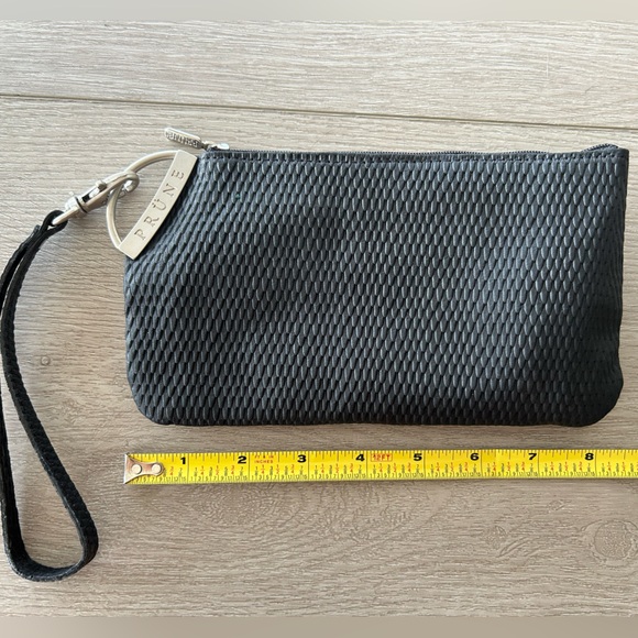 Prune Wristlet - Picture 2 of 6